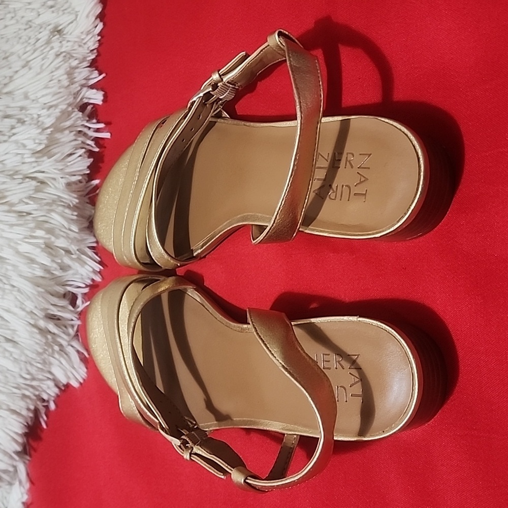 Naturalizer Hilda Gold Women's Sandals - Picture 4 of 7